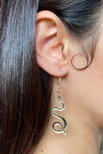 Load image into Gallery viewer, Small Serpentine Earrings - Champagne
